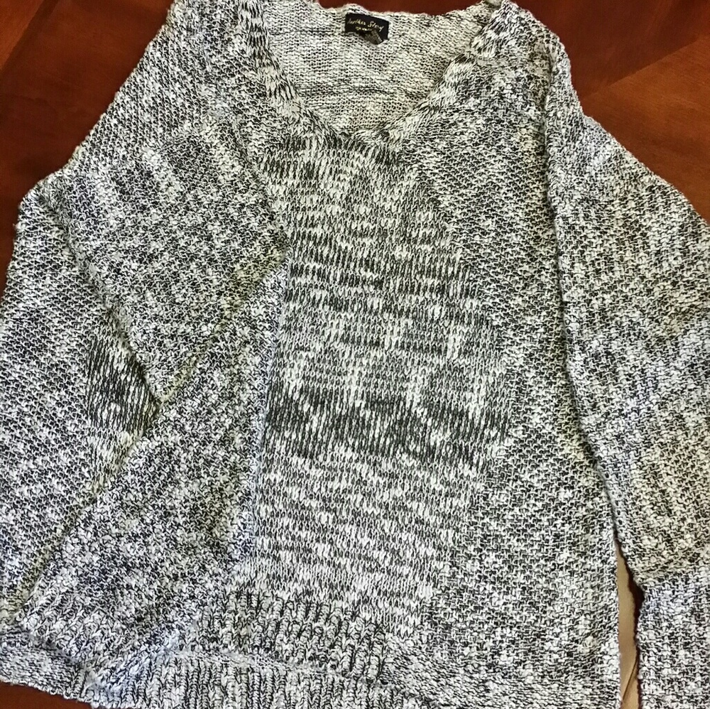 Sweater - Picture 2 of 3